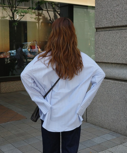 merrylatte(メリーラテ)の「ストライプビッグカフスシャツ(Tシャツ/カットソー・レディース・ブルー・FREE)」の13枚目の写真