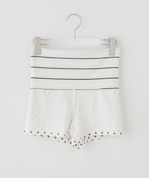OMO（オモ）の「OMO / オモ Printed Fold Over Shorts（その他パンツ・レディース・ホワイト・SMALL）」の3枚目の写真
