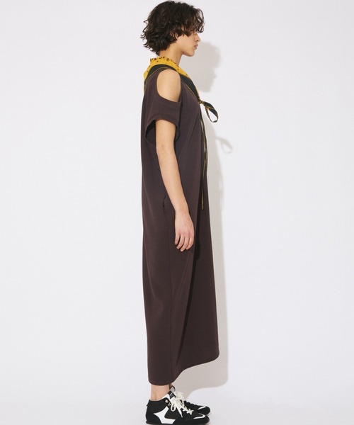 beautiful people(ビューティフルピープル)の「double-neck triacetate double cloth dress(ワンピース・レディース・ボルドー/ブラック・38)」の3枚目の写真