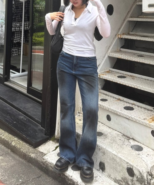 Chikashitsu +(チカシツプラス)の「【Chikashitsu +】dirty wash flare denim pants / 【チカシツプラス】ダーティーウォッシュフレアデニムパンツ(デニムパンツ・メンズ・ブルー・L/M/S)」の4枚目の写真