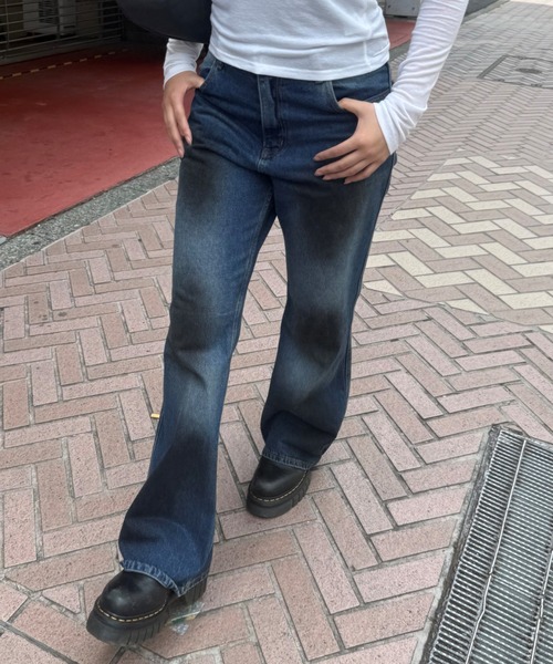 Chikashitsu +(チカシツプラス)の「【Chikashitsu +】dirty wash flare denim pants / 【チカシツプラス】ダーティーウォッシュフレアデニムパンツ(デニムパンツ・メンズ・ブルー・L/M/S)」の7枚目の写真