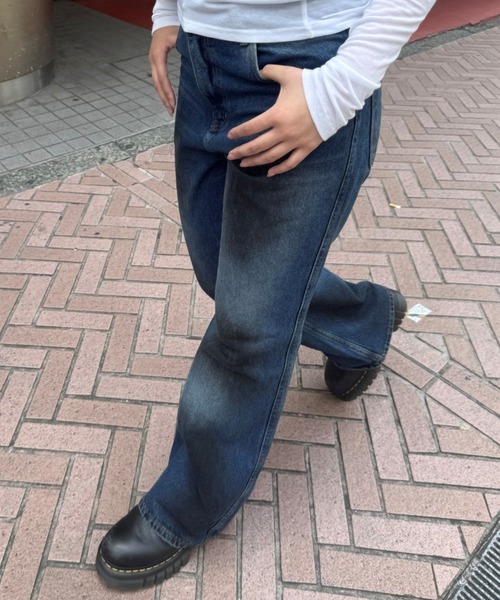 Chikashitsu +(チカシツプラス)の「【Chikashitsu +】dirty wash flare denim pants / 【チカシツプラス】ダーティーウォッシュフレアデニムパンツ(デニムパンツ・メンズ・ブルー・L/M/S)」の8枚目の写真