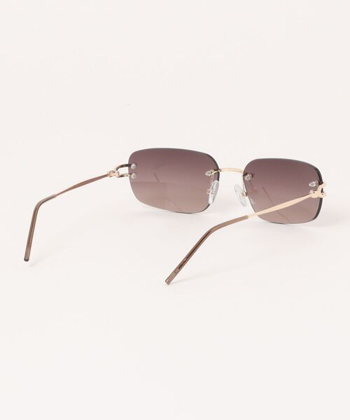 Chikashitsu +(チカシツプラス)の「【Chikashitsu +】rimless sunglasses 2 (3color) / 【チカシツプラス】リムレスカラーサングラス(サングラス・メンズ・ブラック×ゴールド/ブラック×シルバー/ブラウン・ONE SIZE)」の5枚目の写真