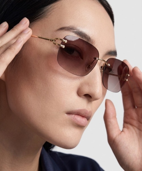 Chikashitsu +(チカシツプラス)の「【Chikashitsu +】rimless sunglasses 2 (3color) / 【チカシツプラス】リムレスカラーサングラス(サングラス・メンズ・ブラック×ゴールド/ブラック×シルバー/ブラウン・ONE SIZE)」の3枚目の写真