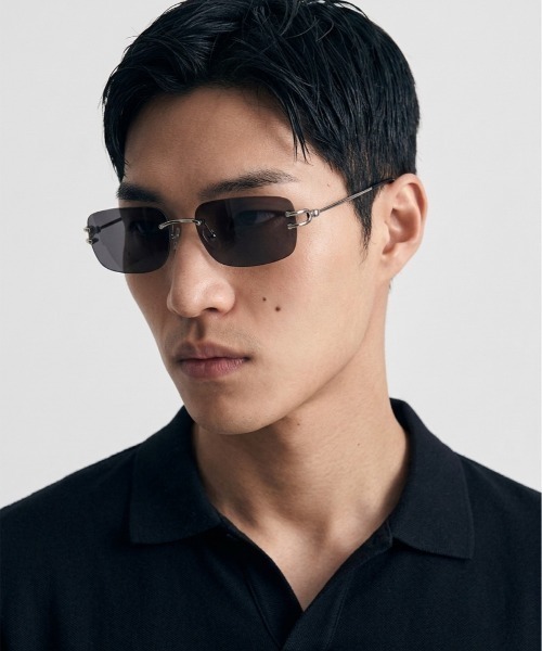Chikashitsu +(チカシツプラス)の「【Chikashitsu +】rimless sunglasses 2 (3color) / 【チカシツプラス】リムレスカラーサングラス(サングラス・メンズ・ブラック×ゴールド/ブラック×シルバー/ブラウン・ONE SIZE)」の1枚目の写真