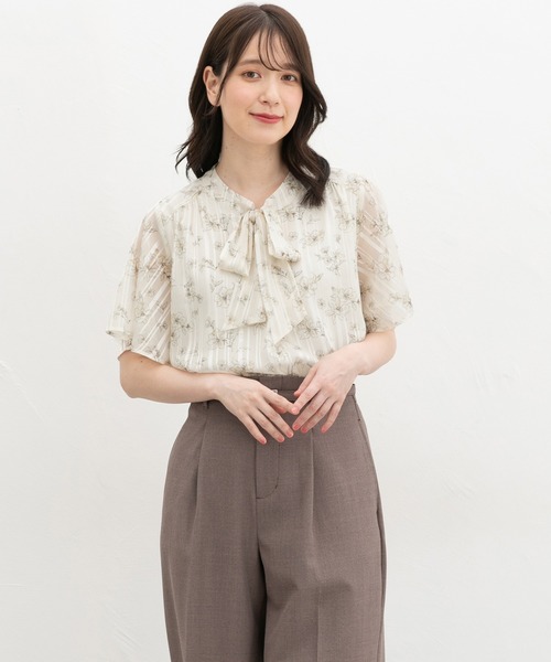 Honeys(ハニーズ)の「【接触冷感】ひんやり裏地ボウタイブラウス(シャツ/ブラウス・レディース・レッド系その他2/ネイビー系1/ホワイト系その他2・L/3L/LL/M/S)」の13枚目の写真