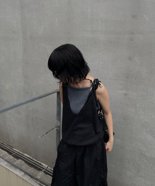 goocy(グーシー)の「【セットアイテム】麻混ワッフル×テレコキャミアンサンブル(キャミソール・レディース・ブラック/チャコールグレー/グレイッシュベージュ・FREE)」の6枚目の写真