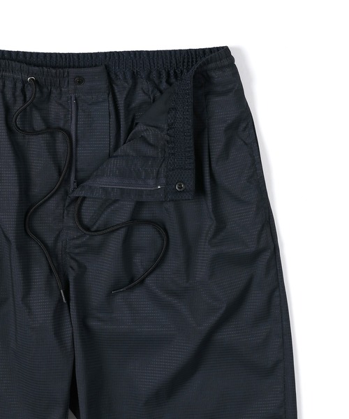 The DUFFER of ST.GEORGE(ザダファーオブセントジョージ)の「セットアップ対応 ポリエステルドットメッシュ ショーツ(その他パンツ・メンズ・グレー/ネイビー・X-LARGE/LARGE/MEDIUM)」の3枚目の写真