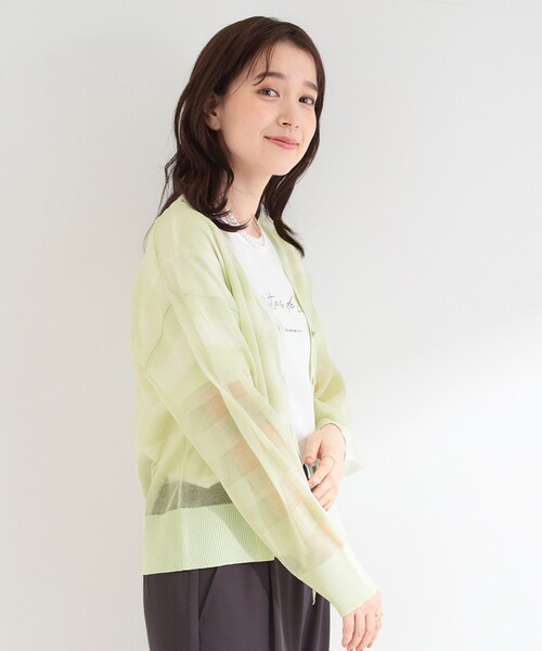 SHOO・LA・RUE（シューラルー）の「【洗濯機可/S-LL】涼し気な透け感 日差し冷房対策に シアーボーダーカーディガン（カーディガン/ボレロ・レディース・ネイビー/グリーン系/オフホワイト・02/01/04/03）」の16枚目の写真
