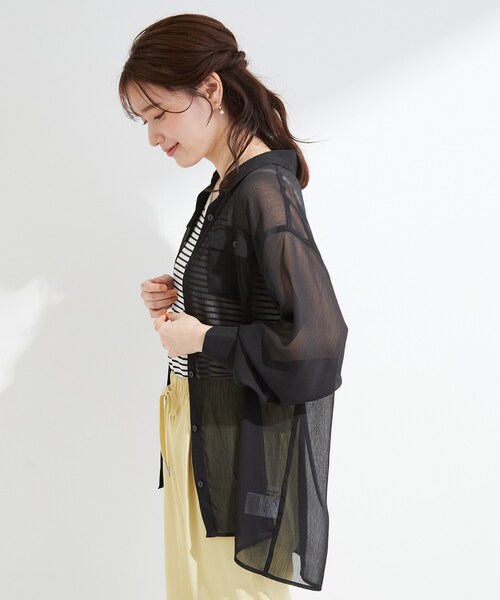 SHOO・LA・RUE(シューラルー)の「【洗濯機可】ダブルポケット 楊柳しぼしぼシアーシャツ(シャツ/ブラウス・レディース・イエロー/ブルー/ブラック/ライトベージュ・00)」の18枚目の写真