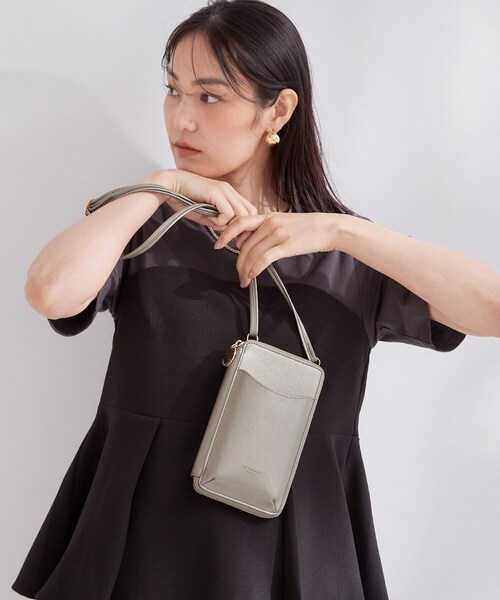 OPAQUE.CLIP(オペークドットクリップ)の「【お財布機能付き】スマホミニショルダーバッグ(ショルダーバッグ・レディース・グリーン系/ブロンズ/ブラック/アイボリー・00)」の7枚目の写真
