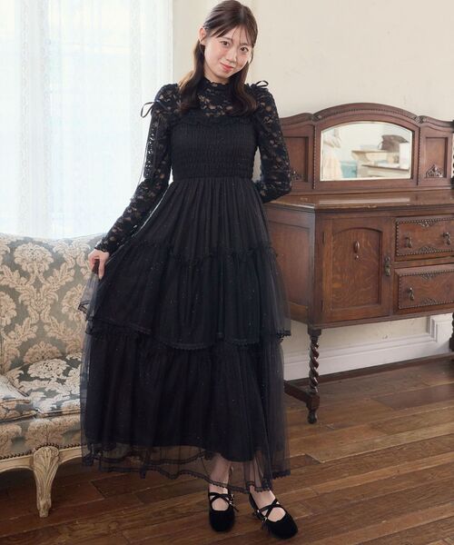 MAJESTIC LEGON(マジェスティックレゴン)の「チェーン付きキラキラキャミワンピ(ワンピース・レディース・アイボリー/グレー/ピンク/ブラック・SMALL/MEDIUM/X-SMALL)」の7枚目の写真