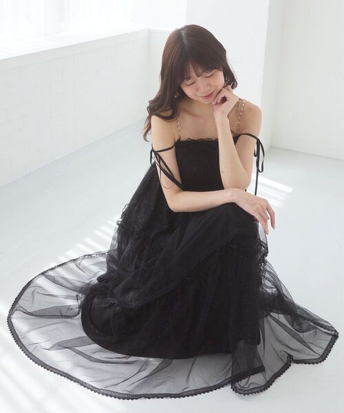 MAJESTIC LEGON(マジェスティックレゴン)の「チェーン付きキラキラキャミワンピ(ワンピース・レディース・アイボリー/グレー/ピンク/ブラック・SMALL/MEDIUM/X-SMALL)」の8枚目の写真