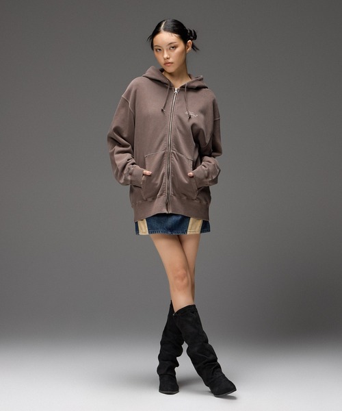 X-girl(エックスガール)の「PIGMENT DYED FACE PATCH AND LOGO ZIP UP SWEAT HOODIE(パーカー・レディース・ブラウン/ピンク/ブラック・S/M)」の6枚目の写真