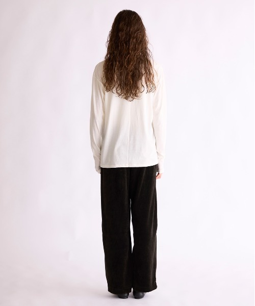 WALANCE(ワランス)の「COTTON CASHMERE RELAX T(Tシャツ/カットソー・レディース・オフホワイト/ダークブラウン/カーキ・FREE)」の17枚目の写真