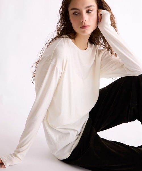 WALANCE(ワランス)の「COTTON CASHMERE RELAX T(Tシャツ/カットソー・レディース・オフホワイト/ダークブラウン/カーキ・FREE)」の4枚目の写真