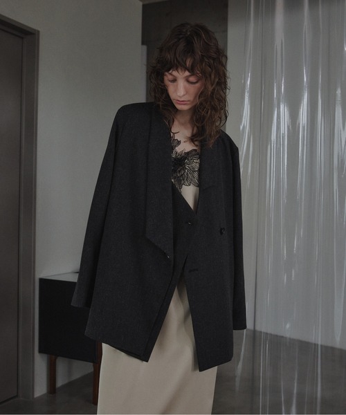 LE'RURE(リルアー)の「Irregular collar melange jacket(テーラードジャケット・レディース・ベージュ/ブラック・SMALL/MEDIUM)」の4枚目の写真