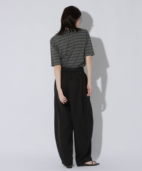 LAKOLE(ラコレ)の「ワンタックコクーンパンツ /1052425(スラックス・レディース・グレー/ブラウン/ブラック・LARGE/MEDIUM)」の5枚目の写真