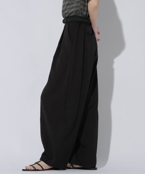 LAKOLE(ラコレ)の「ワンタックコクーンパンツ /1052425(スラックス・レディース・グレー/ブラウン/ブラック・LARGE/MEDIUM)」の7枚目の写真