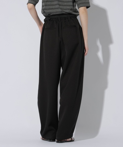 LAKOLE(ラコレ)の「ワンタックコクーンパンツ /1052425(スラックス・レディース・グレー/ブラウン/ブラック・LARGE/MEDIUM)」の8枚目の写真