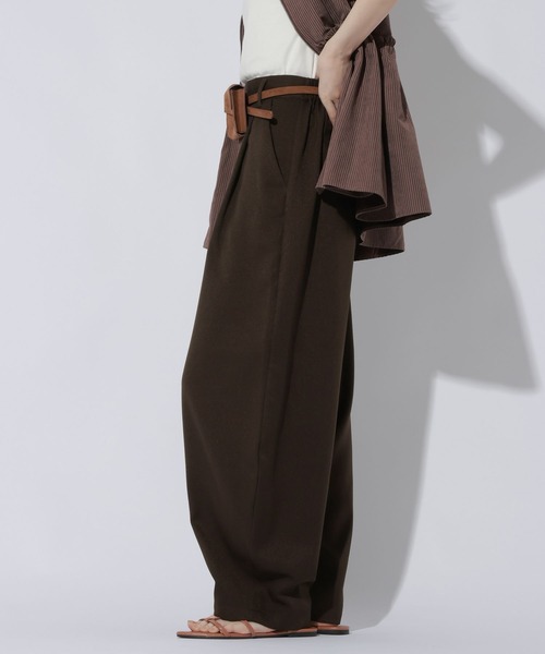 LAKOLE(ラコレ)の「ワンタックコクーンパンツ /1052425(スラックス・レディース・グレー/ブラウン/ブラック・LARGE/MEDIUM)」の22枚目の写真