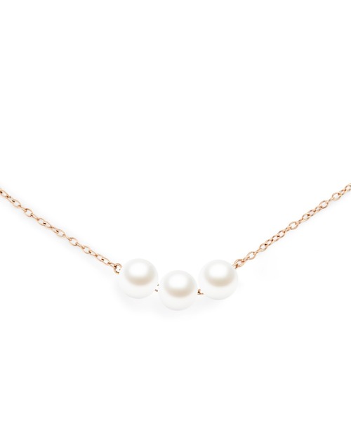 Daniel Wellington(ダニエルウェリントン)の「Pearl Trio Necklace ローズゴールド/ゴールド/シルバー(ネックレス・レディース・ピンクゴールド/イエローゴールド/シルバー・ONE SIZE)」の5枚目の写真