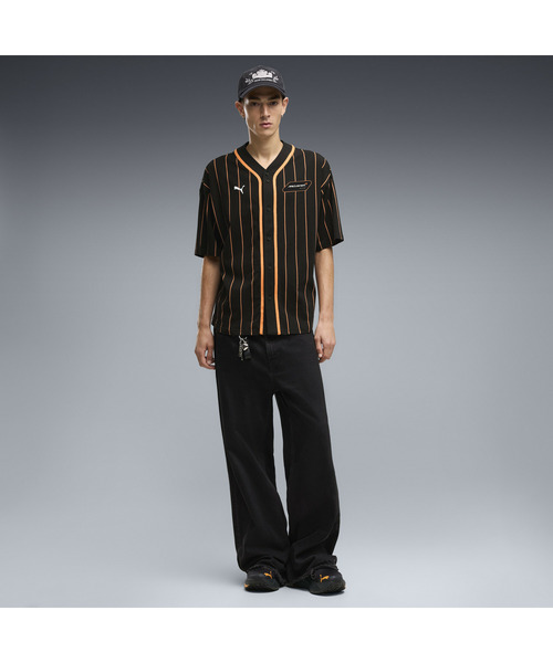 PUMA（プーマ）の「PUMA プーマ メンズ マクラーレン レーシング ベースボール ジャージ（Tシャツ/カットソー・メンズ・ブラック×レッド・MEDIUM/SMALL/LARGE/X-LARGE/X-SMALL）」の3枚目の写真