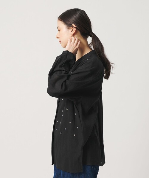 BEAUTY&YOUTH UNITED ARROWS（ビューティーアンドユースユナイテッドアローズ）の「コットンクレープ ビーズ エンブロイダリー シャツ（シャツ/ブラウス・レディース・ブラック/オフホワイト・FREE）」の4枚目の写真