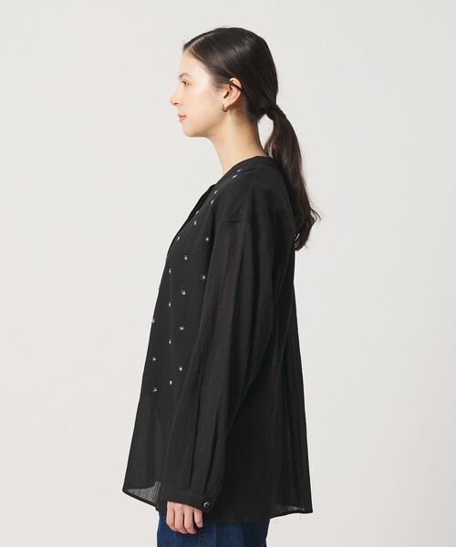 BEAUTY&YOUTH UNITED ARROWS（ビューティーアンドユースユナイテッドアローズ）の「コットンクレープ ビーズ エンブロイダリー シャツ（シャツ/ブラウス・レディース・ブラック/オフホワイト・FREE）」の10枚目の写真