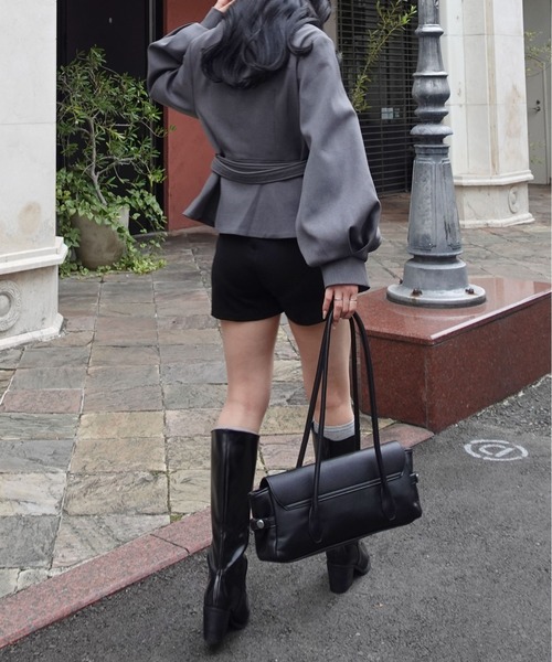 unnu(ユヌ)の「メタルバックル フラップロングショルダーバッグ(ショルダーバッグ・レディース・ダークブラウン/ブラック/レッド・F)」の17枚目の写真