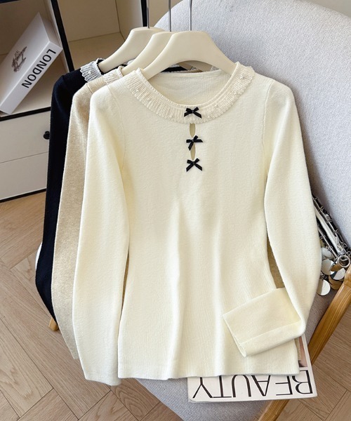 LUCPY（ラクピー）の「フリルネック リボンデザインニットトップス（その他トップス・レディース・アイボリー/ブラック/ホワイト・FREE）」の5枚目の写真