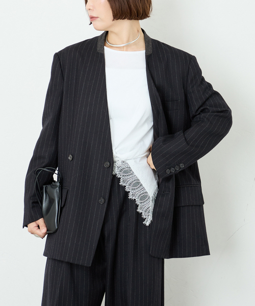journal standard L'essage(ジャーナルスタンダードレサージュ)の「Wサキソニーノーカラージャケット(その他アウター・レディース・ネイビー/ベージュ・FREE)」の2枚目の写真