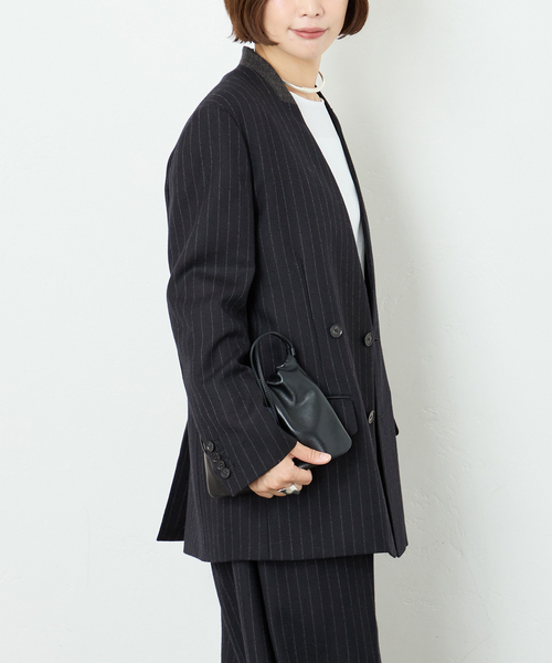 journal standard L'essage(ジャーナルスタンダードレサージュ)の「Wサキソニーノーカラージャケット(その他アウター・レディース・ネイビー/ベージュ・FREE)」の6枚目の写真