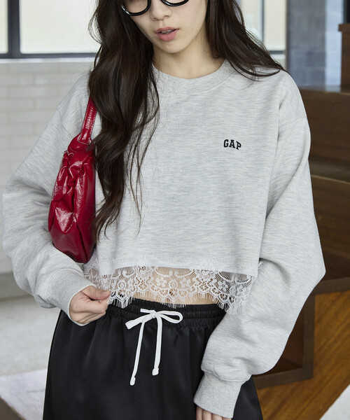 GAP(ギャップ)の「PUBLUX × GAP/ギャップ 別注 裾 レース 付 裏起毛 スウェット 限定展開(スウェット・レディース・チャコールグレー/グレー/ブラウン・フリ-)」の6枚目の写真