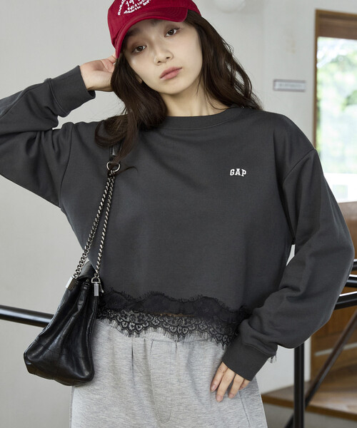 GAP(ギャップ)の「PUBLUX × GAP/ギャップ 別注 裾 レース 付 裏起毛 スウェット 限定展開(スウェット・レディース・チャコールグレー/グレー/ブラウン・フリ-)」の8枚目の写真