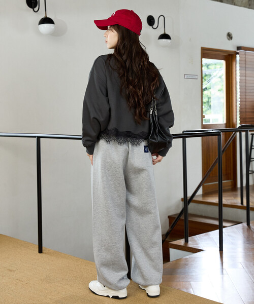 GAP(ギャップ)の「PUBLUX × GAP/ギャップ 別注 裾 レース 付 裏起毛 スウェット 限定展開(スウェット・レディース・チャコールグレー/グレー/ブラウン・フリ-)」の13枚目の写真