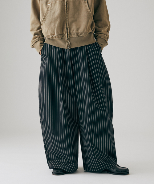 JOURNAL STANDARD（ジャーナルスタンダード）の「エレファント ストライプ パンツ（スラックス・メンズ・ネイビー/ブラック・LARGE/MEDIUM）」の18枚目の写真