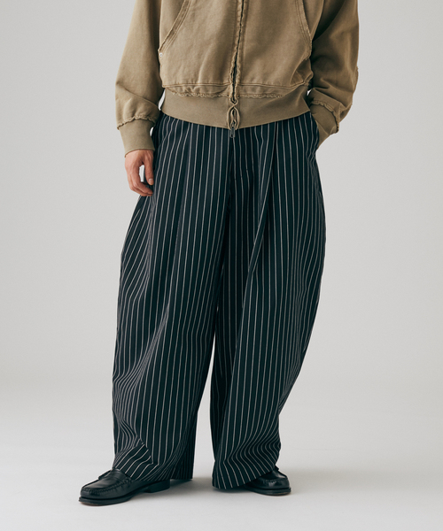 JOURNAL STANDARD（ジャーナルスタンダード）の「エレファント ストライプ パンツ（スラックス・メンズ・ネイビー/ブラック・LARGE/MEDIUM）」の19枚目の写真
