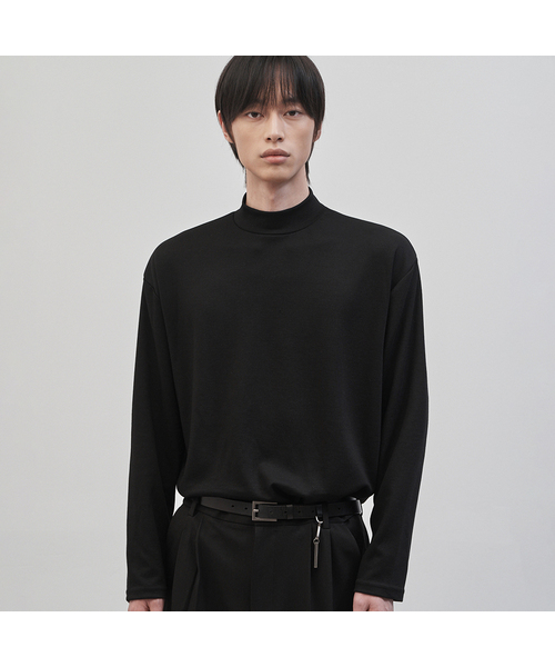 WORK ON BODY OFF(ワークオンボディオフ)の「レスティッドセミオーバーフィットモックネックニット-ブラック(ニット/セーター・メンズ・ブラック・LARGE/X-LARGE/XX-LARGE)」の1枚目の写真