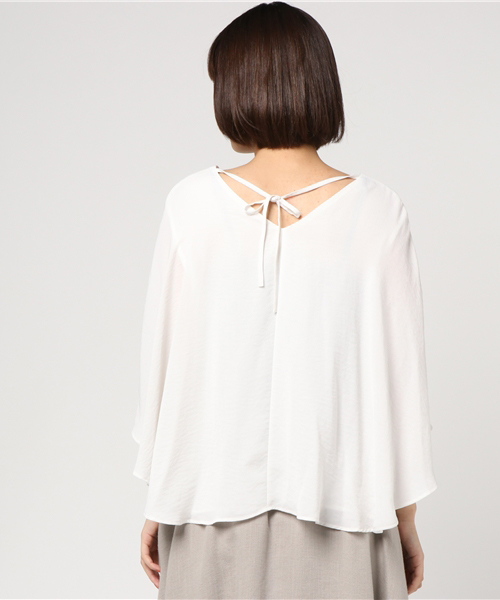 laboratory work（ラボラトリーワーク）の「Vネックバックリボンブラウス（シャツ/ブラウス・レディース・オフホワイト/ダークオレンジ/ベージュ・MEDIUM）」の6枚目の写真