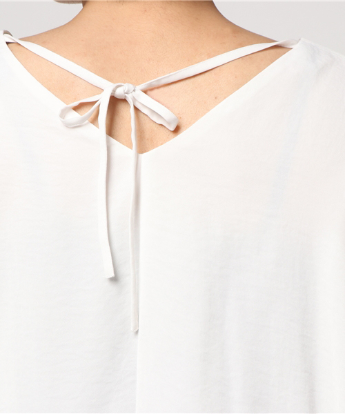 laboratory work（ラボラトリーワーク）の「Vネックバックリボンブラウス（シャツ/ブラウス・レディース・オフホワイト/ダークオレンジ/ベージュ・MEDIUM）」の8枚目の写真