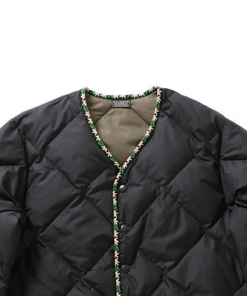 Rocky Mountain FeatherBed(ロッキー マウンテン フェザーベッド)の「ROCKY MOUNTAIN FEATHERBED × fennica / <Men’s>6Month チロリアン ダウンジャケット(ダウンジャケット/コート・メンズ・ブラック/オリーブ・36/38/40/42)」の7枚目の写真