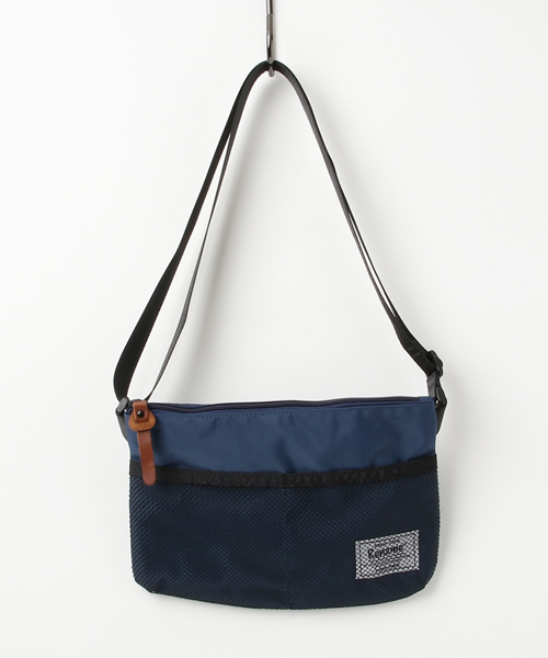 DEVICE（デバイス）の「Rename メッシュ ポケット 軽量 ナイロン ミニ サコッシュ ショルダーバッグ（ショルダーバッグ・レディース・ブラック/グレー/グリーン/ブルー/ネイビー/レッド・FREE）」の9枚目の写真