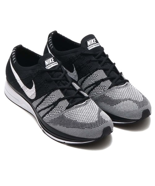 nike flyknit black and white