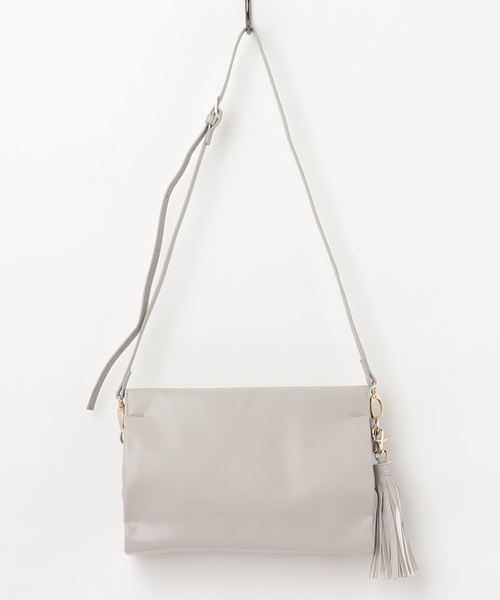 natural couture（ナチュラルクチュール）の「タッセルスクエアショルダー（ショルダーバッグ・レディース・グレー/グリーン/シルバー/ブラック・FREE）」の3枚目の写真