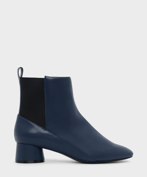 CHARLES & KEITH(チャールズ & キース)の「シリンドリカルヒールチェルシーブーツ / CYLINDRICAL HEEL CHELSEA BOOTS(ブーツ・レディース・ブルー/ブラック・25cm/25.5cm/22.5cm/23cm/23.5cm/24.5cm)」の2枚目の写真