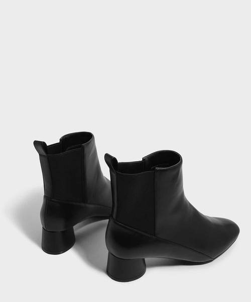 CHARLES & KEITH(チャールズ & キース)の「シリンドリカルヒールチェルシーブーツ / CYLINDRICAL HEEL CHELSEA BOOTS(ブーツ・レディース・ブルー/ブラック・25cm/25.5cm/22.5cm/23cm/23.5cm/24.5cm)」の5枚目の写真