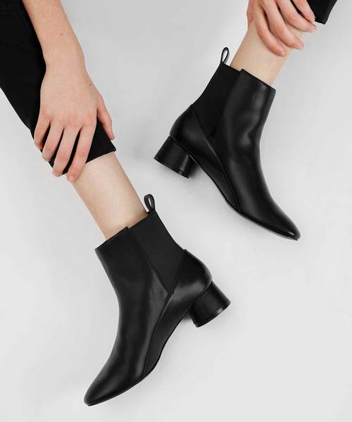 CHARLES & KEITH(チャールズ & キース)の「シリンドリカルヒールチェルシーブーツ / CYLINDRICAL HEEL CHELSEA BOOTS(ブーツ・レディース・ブルー/ブラック・25cm/25.5cm/22.5cm/23cm/23.5cm/24.5cm)」の8枚目の写真