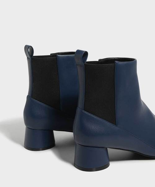 CHARLES & KEITH(チャールズ & キース)の「シリンドリカルヒールチェルシーブーツ / CYLINDRICAL HEEL CHELSEA BOOTS(ブーツ・レディース・ブルー/ブラック・25cm/25.5cm/22.5cm/23cm/23.5cm/24.5cm)」の12枚目の写真