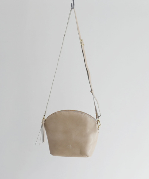 TIDEWAY(タイドウェイ)の「LIGHT LEATHER SHOULDER(ショルダーバッグ・レディース・ブラック/チョコ/キャメル/ブラウン/アッシュグレー・FREE)」の1枚目の写真